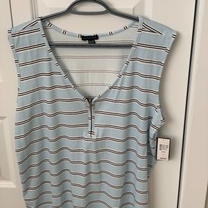 Tank top with front zipper